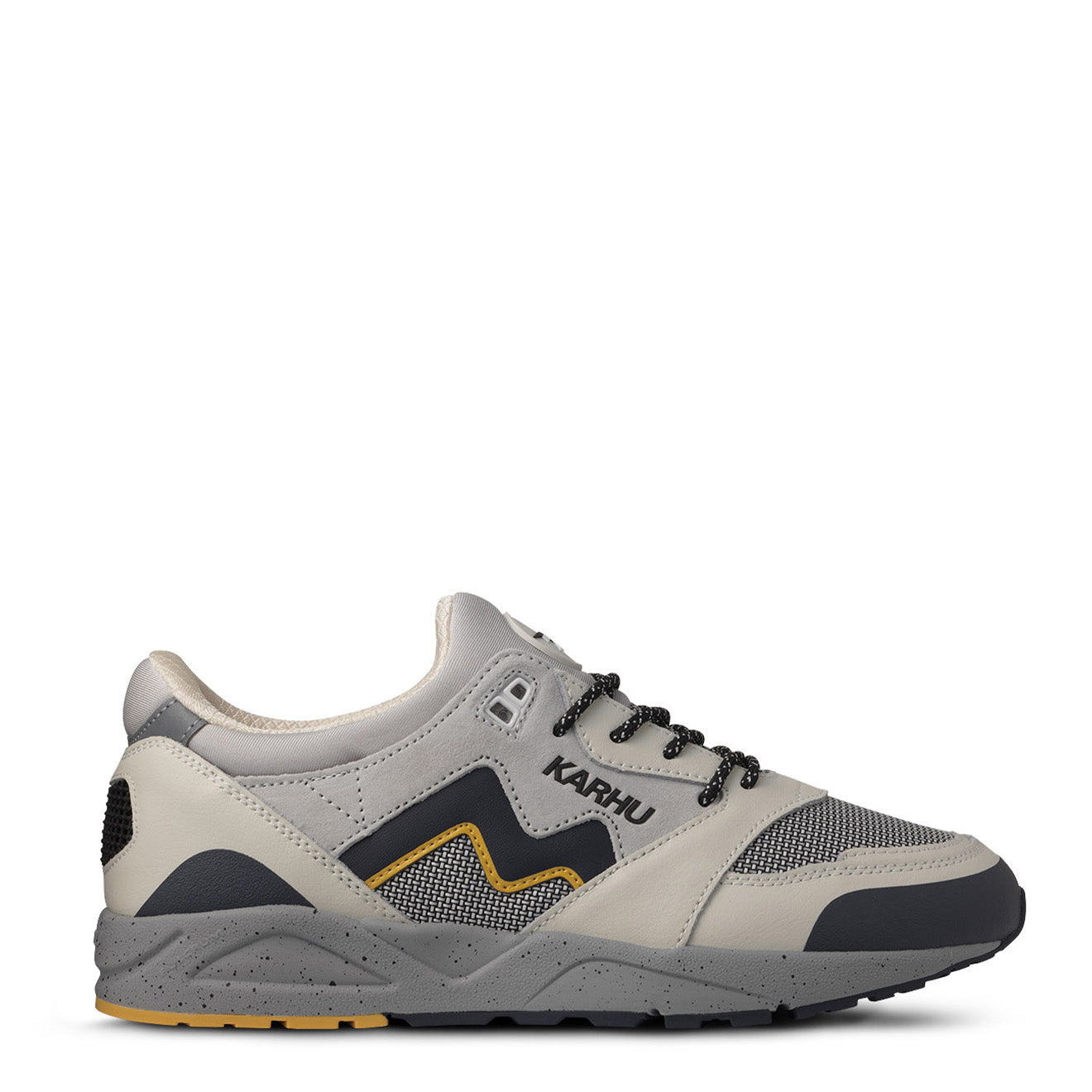 aria 95 lily white Karhu Aria 95 Trainer Lily White / India Ink